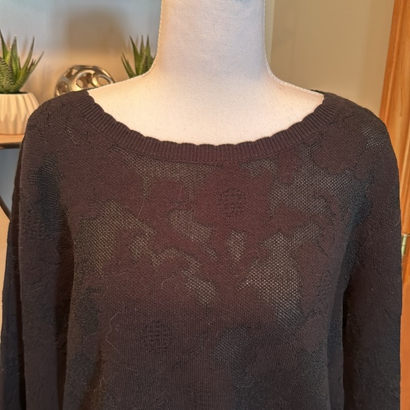 The Limited Black Crew Sweater - Picture 2 of 5